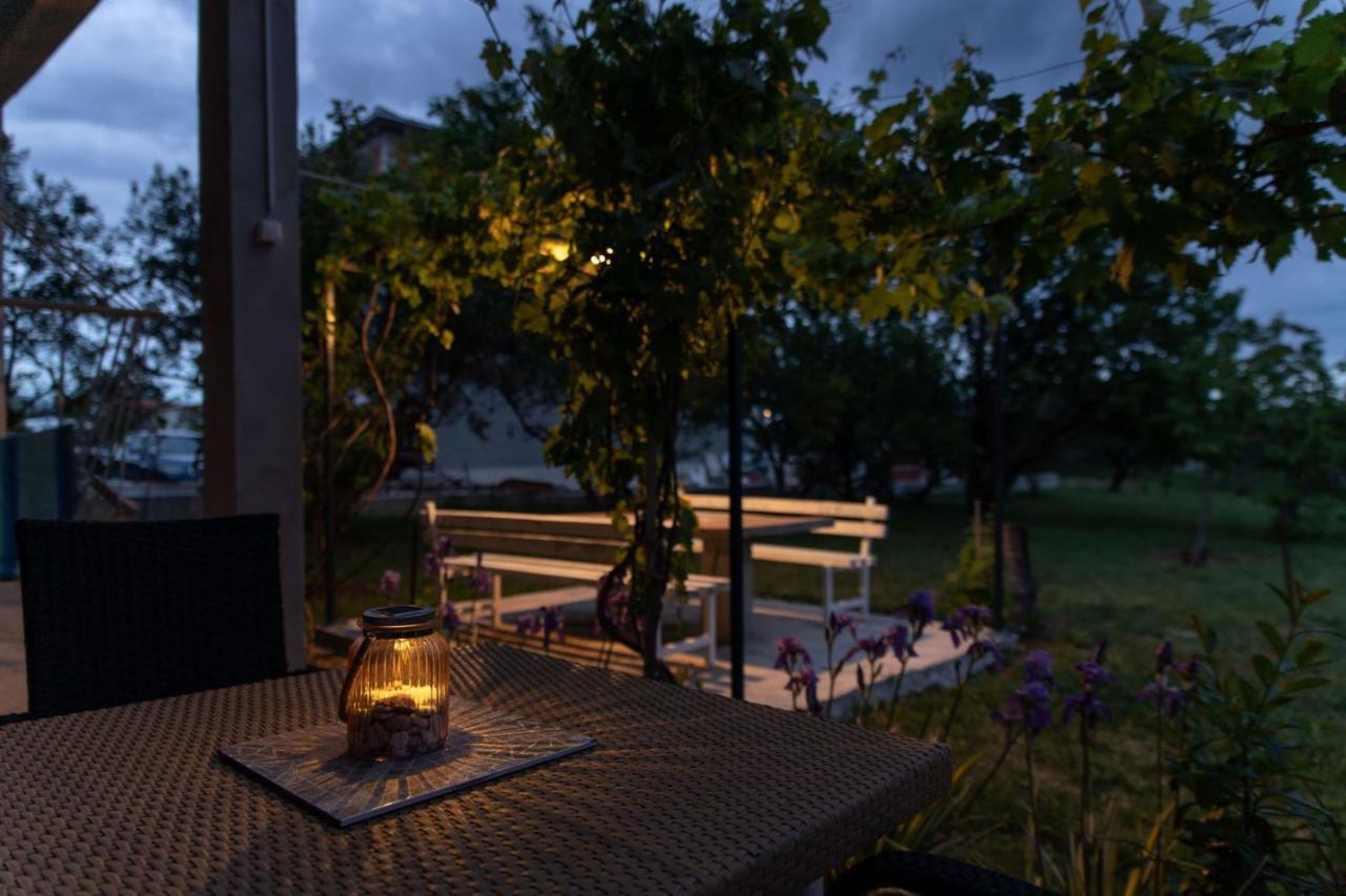 Apartment Livaja Kaštel Novi Exteriör bild