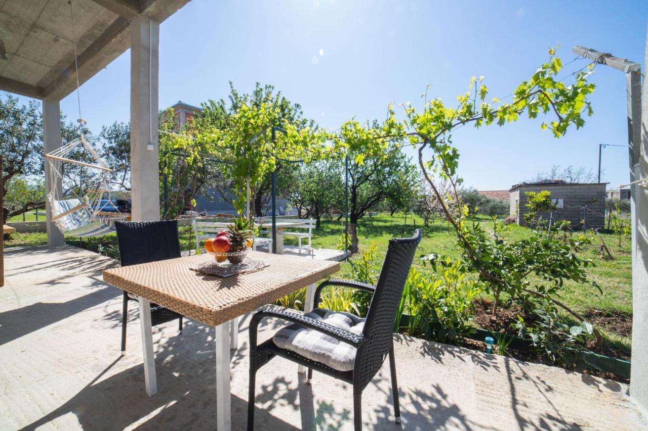 Apartment Livaja Kaštel Novi Exteriör bild