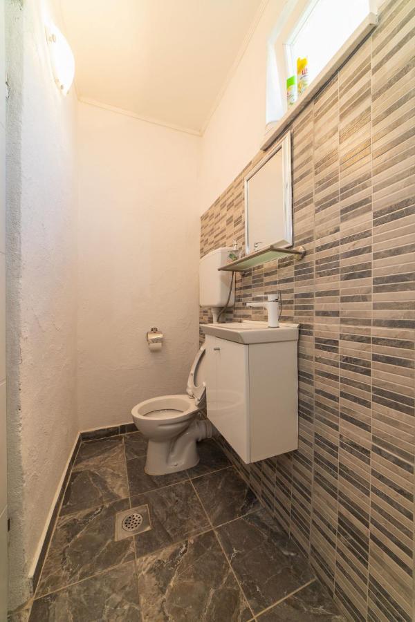 Apartment Livaja Kaštel Novi Exteriör bild