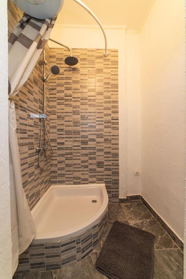 Apartment Livaja Kaštel Novi Exteriör bild